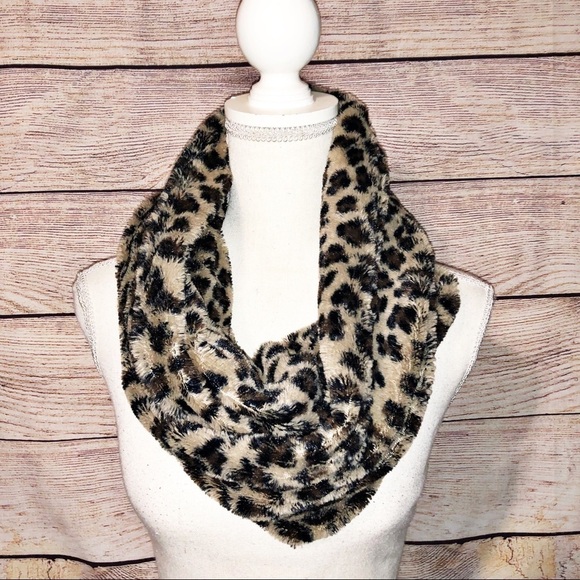Leopard print Infinity Scarf 100% Polyester - Picture 2 of 4